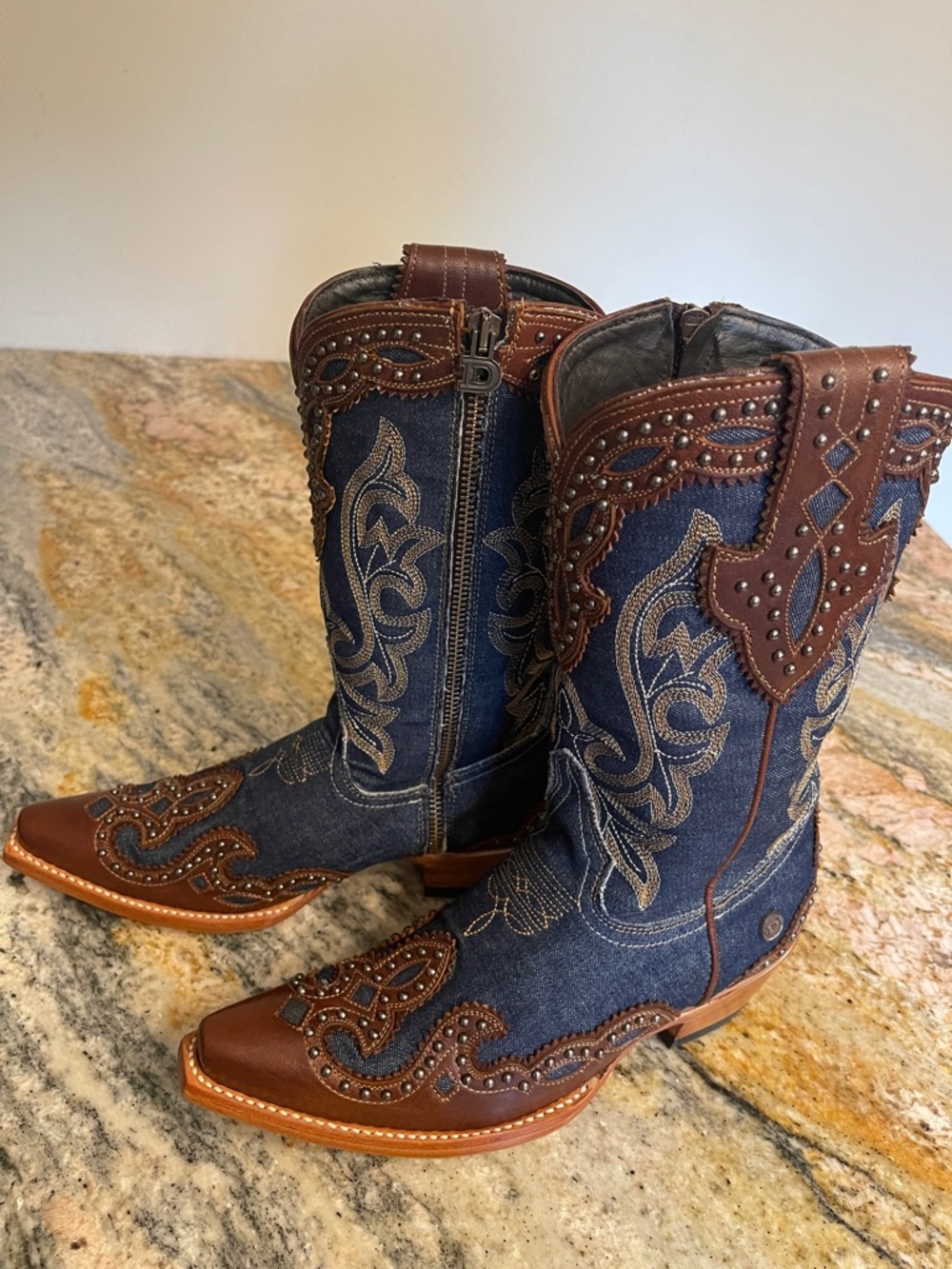 Double D Ranch Blue Jean Baby Boots
Blue Denim Size 6.5 NWB
